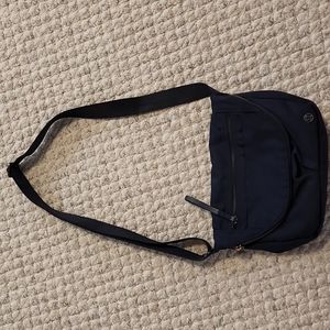 Lululemon All Night Festival crossbody, navy
